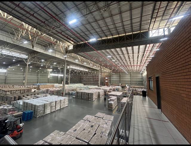 22,000M² WAREHOUSE TO LET IN GLEN MARAIS